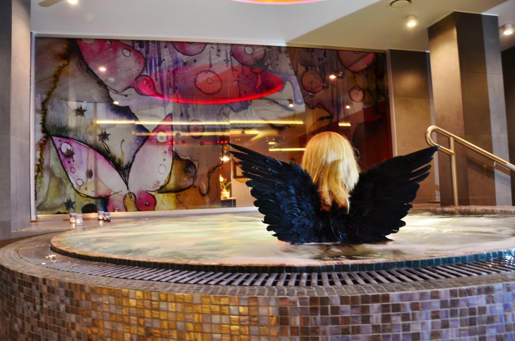 Hotel Azalia & Spa เนียโปโลมิเซ ภายนอก รูปภาพ