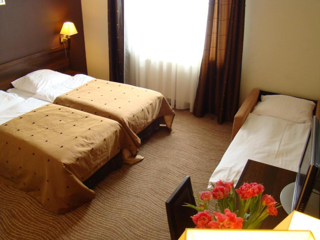 Hotel Azalia & Spa เนียโปโลมิเซ ห้อง รูปภาพ