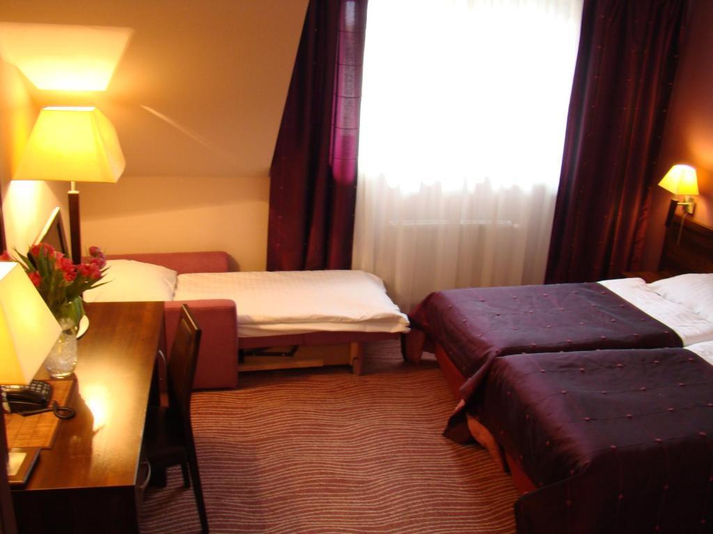 Hotel Azalia & Spa เนียโปโลมิเซ ห้อง รูปภาพ