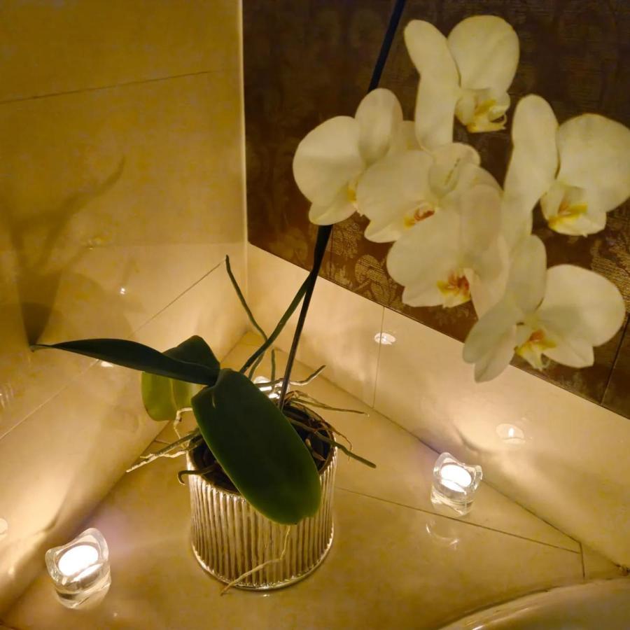 Hotel Azalia & Spa เนียโปโลมิเซ ภายนอก รูปภาพ