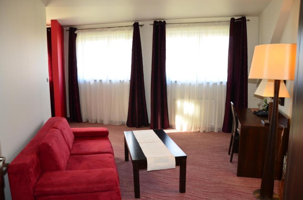 Hotel Azalia & Spa เนียโปโลมิเซ ห้อง รูปภาพ